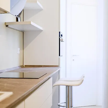 Cavour - Boutique In *